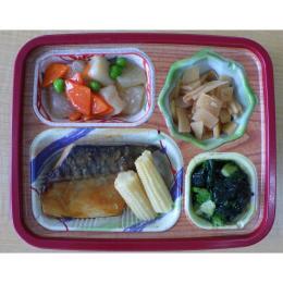 サバの味噌煮の盛り付け例