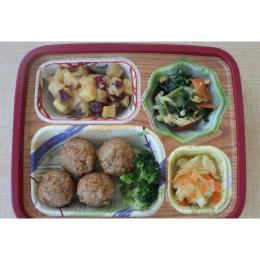 鶏のつくね煮の盛り付け例