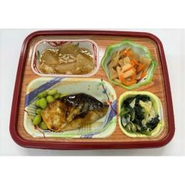サバの照り焼きの盛り付け例